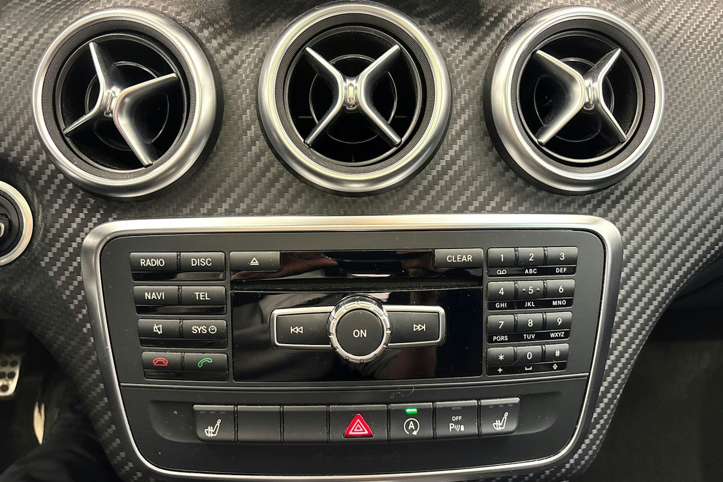 Musta Mercedes-Benz A 2015 kuva 21.