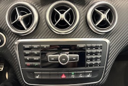 Musta Mercedes-Benz A 2015 kuva 21.