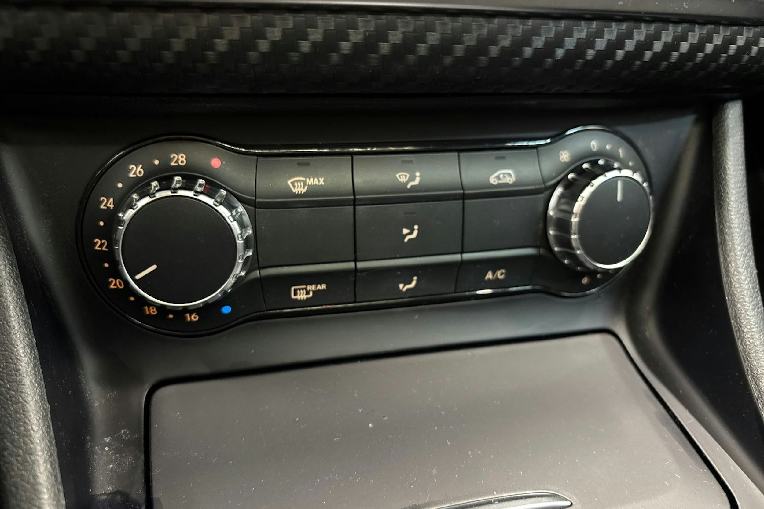 Musta Mercedes-Benz A 2015 kuva 22.