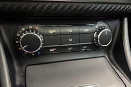 Musta Mercedes-Benz A 2015 kuva 22.