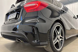 musta Mercedes-Benz A 2015 kuva 29.