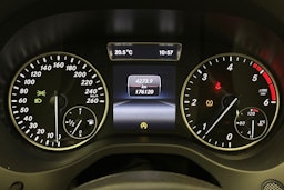 valkoinen Mercedes-Benz A 2015 kuva 18.