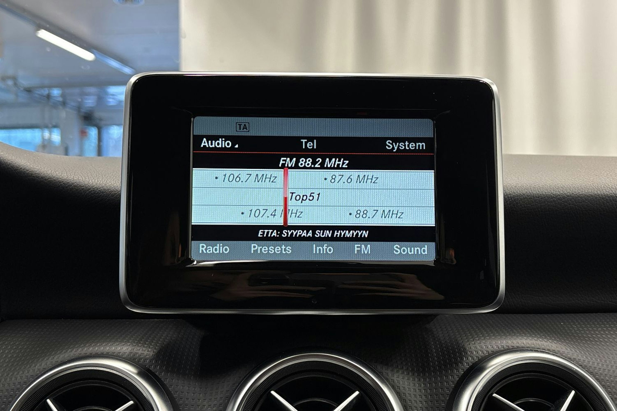 valkoinen Mercedes-Benz A 2015 kuva 19.