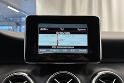 valkoinen Mercedes-Benz A 2015 kuva 19.