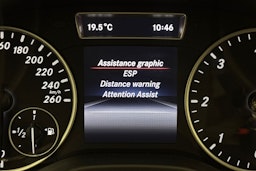 valkoinen Mercedes-Benz A 2015 kuva 20.