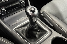 valkoinen Mercedes-Benz A 2015 kuva 22.