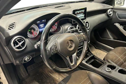 valkoinen Mercedes-Benz A 2015 kuva 3.