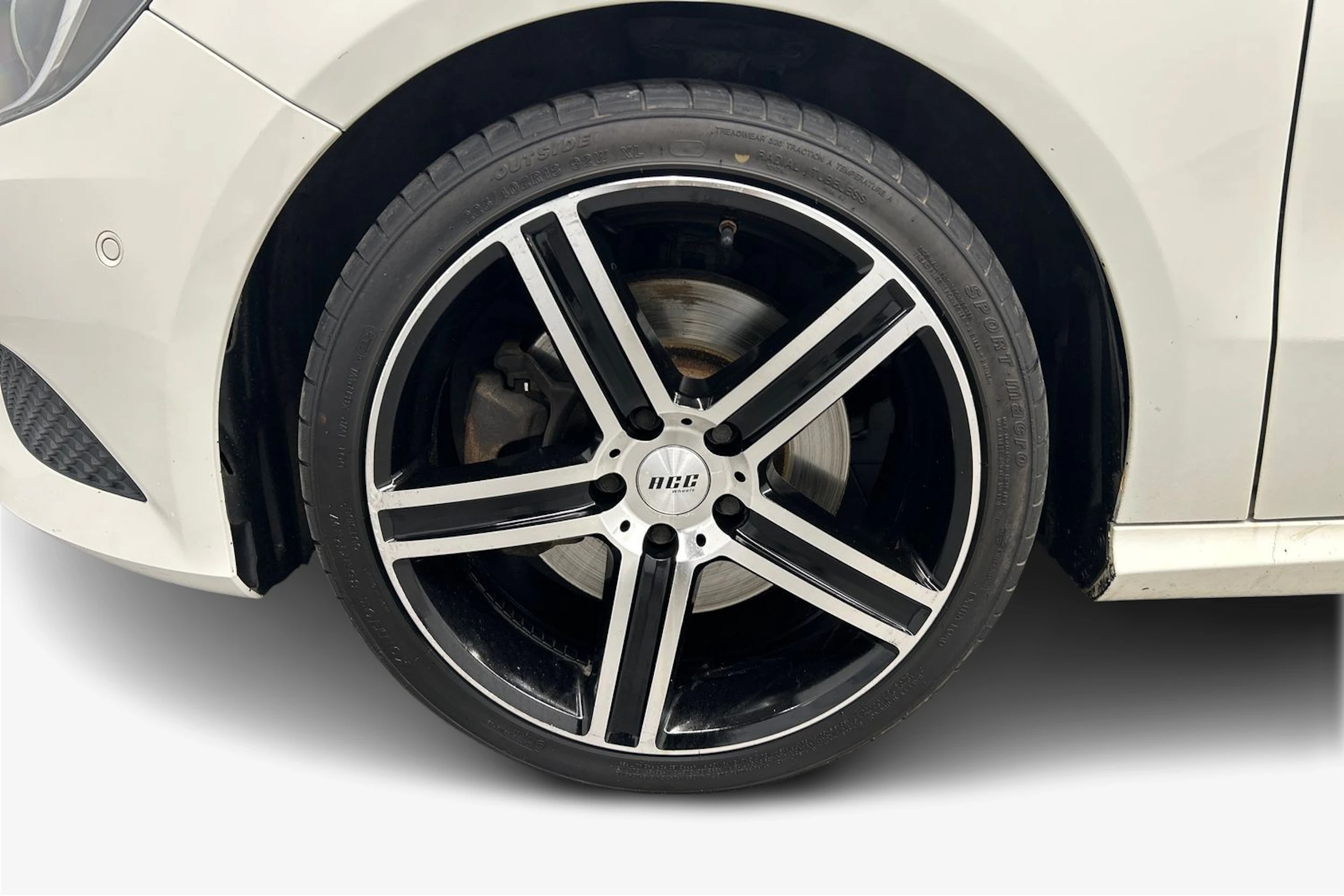 valkoinen Mercedes-Benz A 2015 kuva 9.