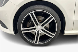 valkoinen Mercedes-Benz A 2015 kuva 9.