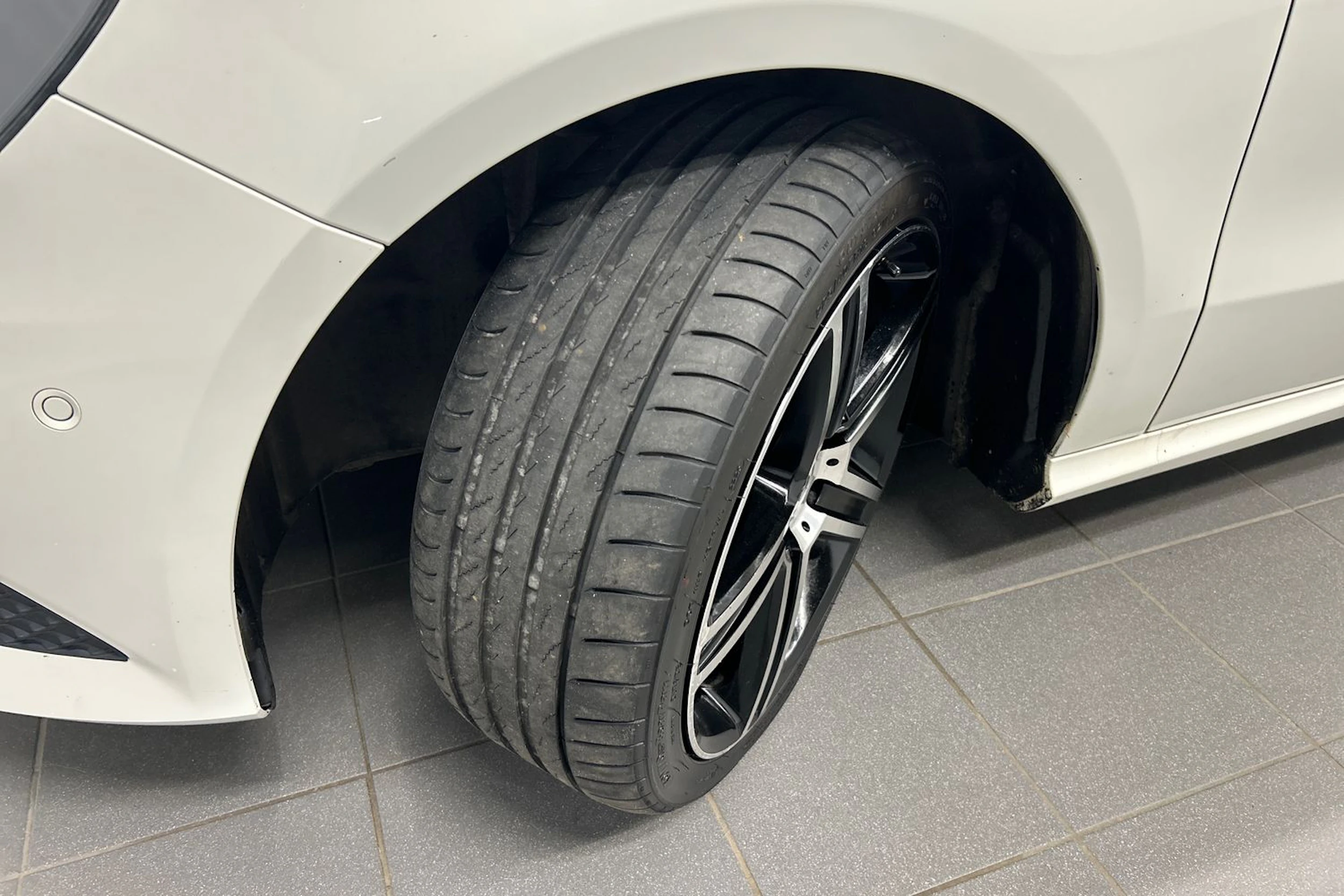 valkoinen Mercedes-Benz A 2015 kuva 10.