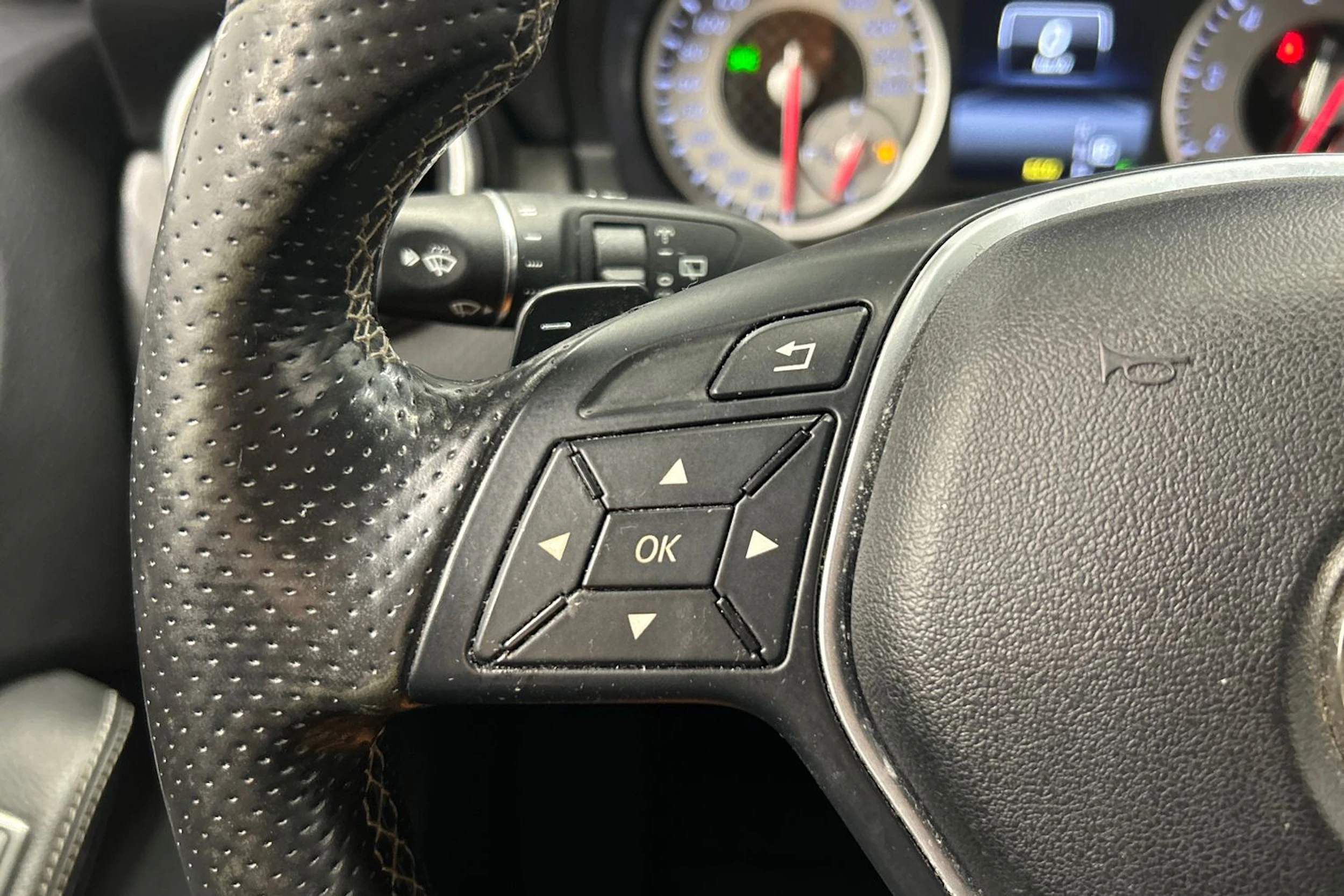valkoinen Mercedes-Benz A 2015 kuva 15.