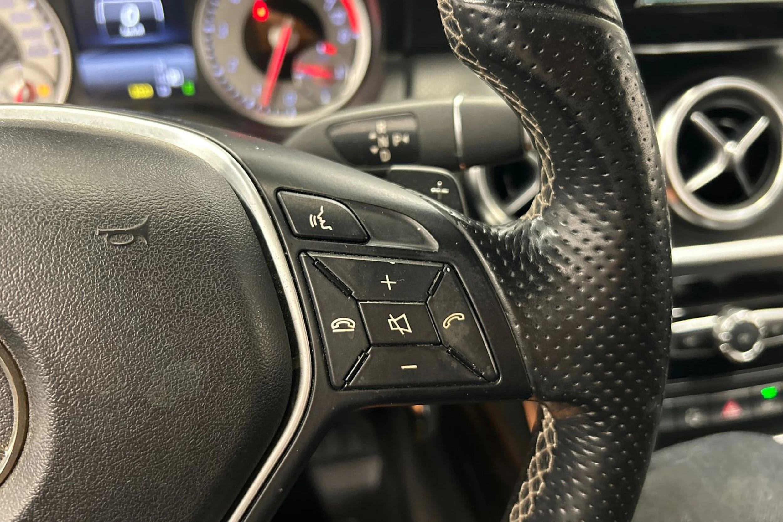 valkoinen Mercedes-Benz A 2015 kuva 16.
