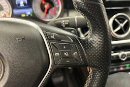 valkoinen Mercedes-Benz A 2015 kuva 16.