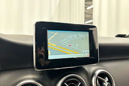 valkoinen Mercedes-Benz A 2015 kuva 17.