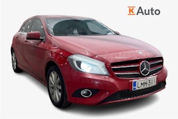 Punainen Mercedes-Benz A 2015 kuva 1.