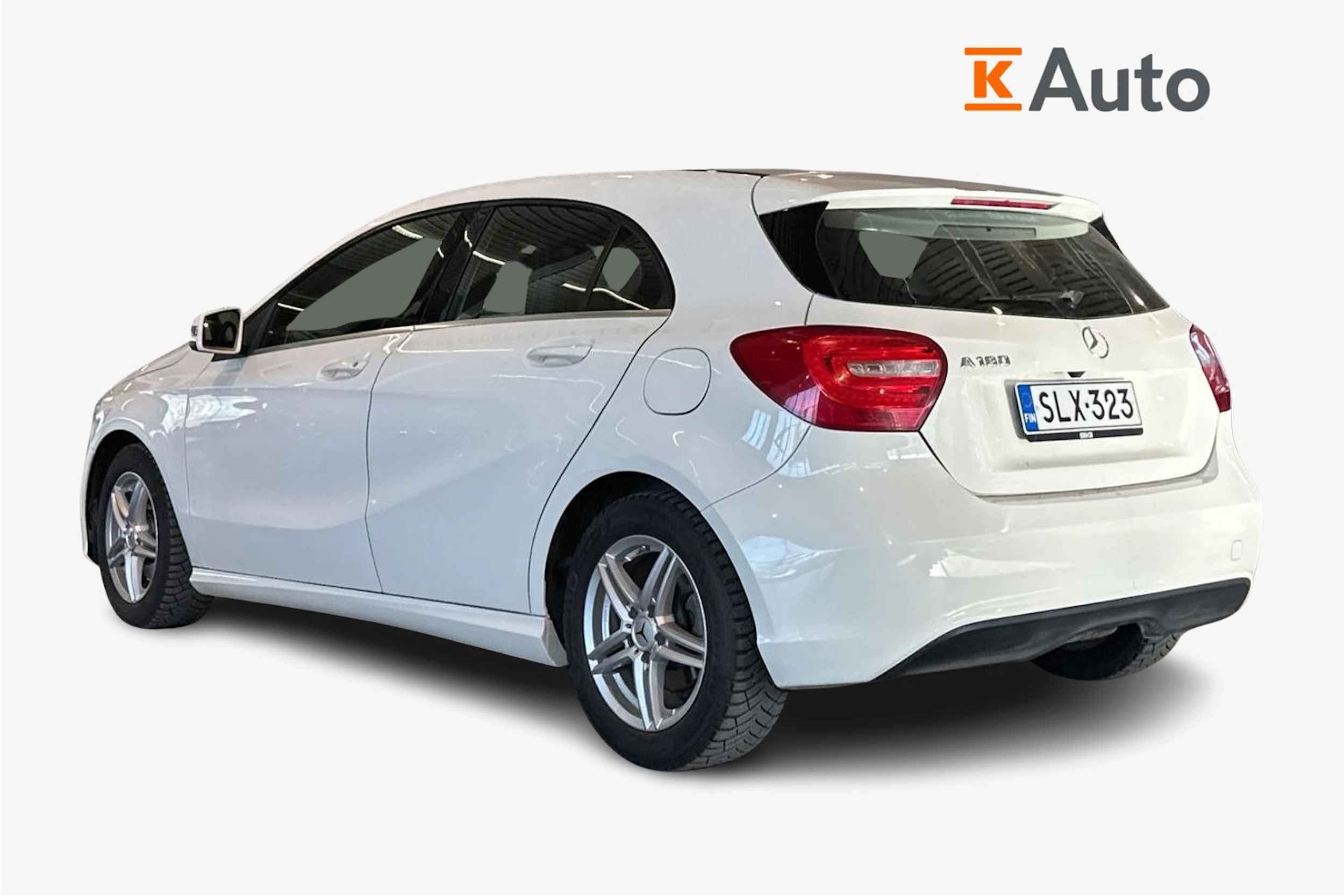 valkoinen Mercedes-Benz A 2015 kuva 2.