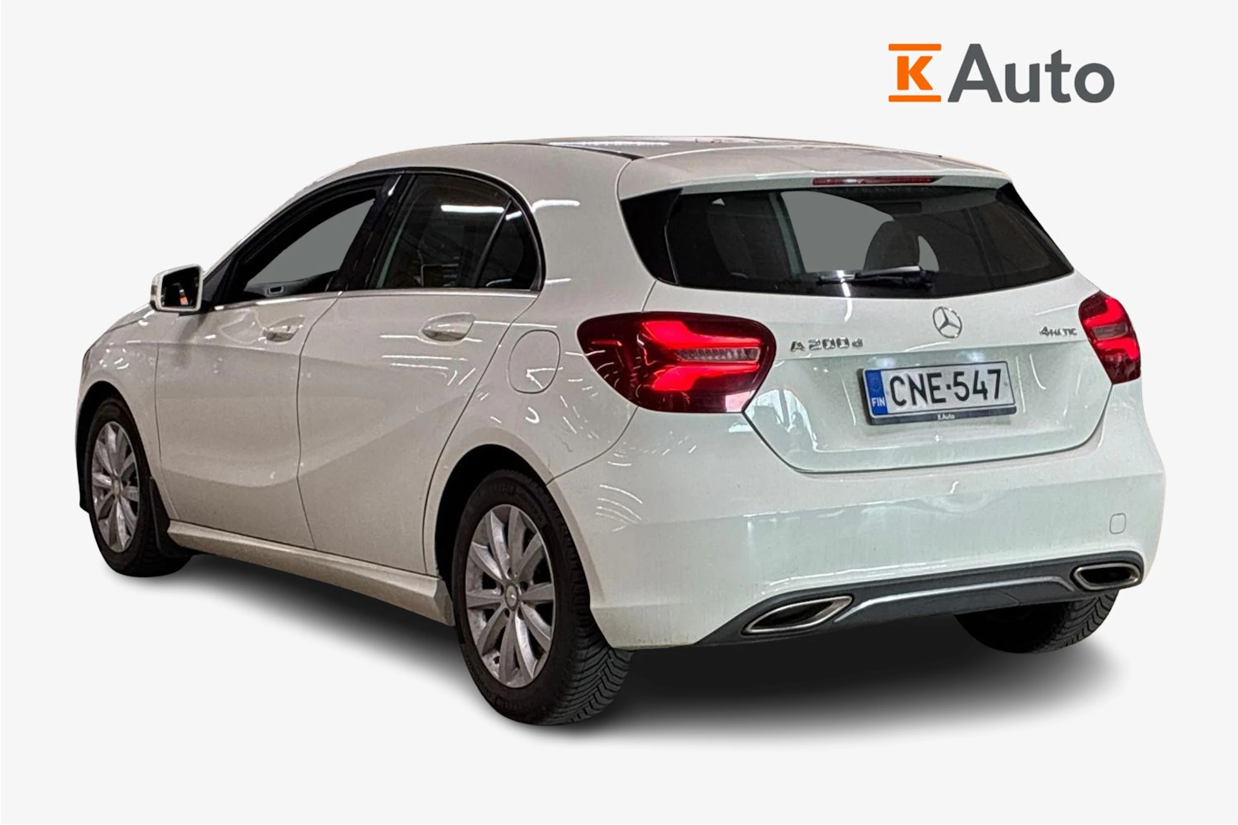 valkoinen Mercedes-Benz A 2016 kuva 2.