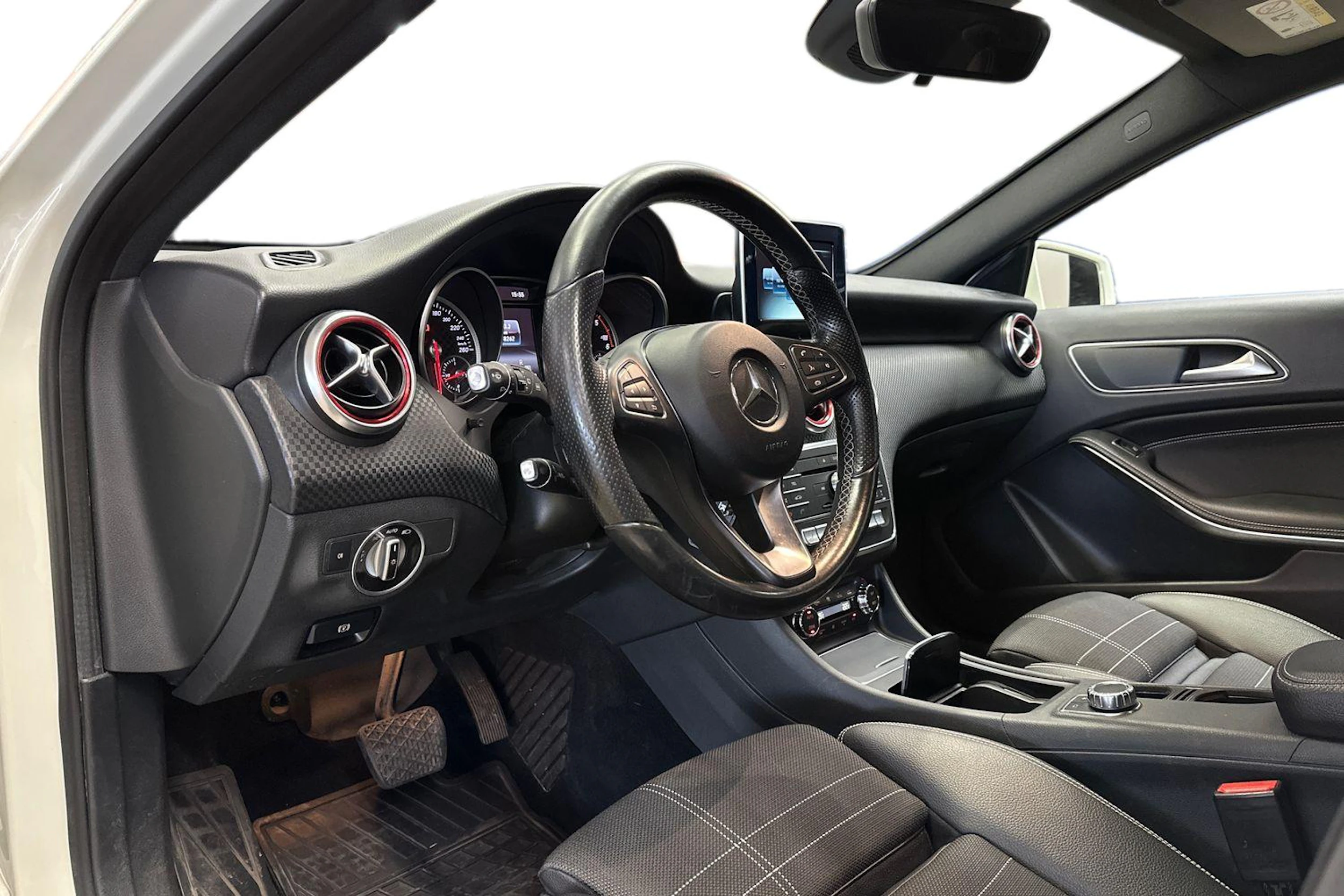 valkoinen Mercedes-Benz A 2016 kuva 6.