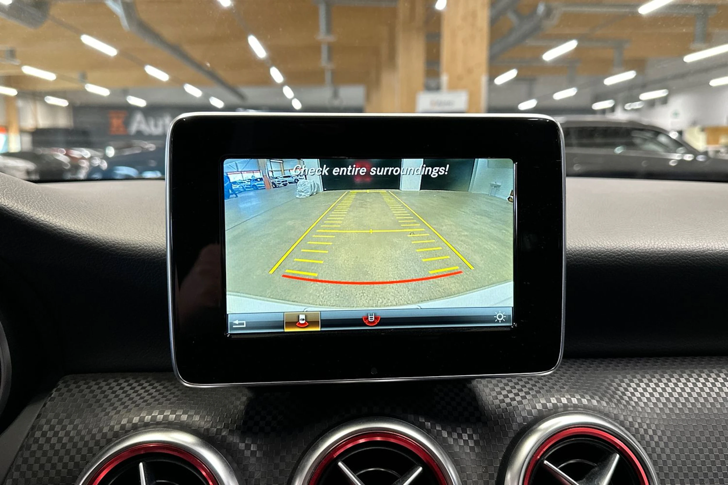 valkoinen Mercedes-Benz A 2016 kuva 12.