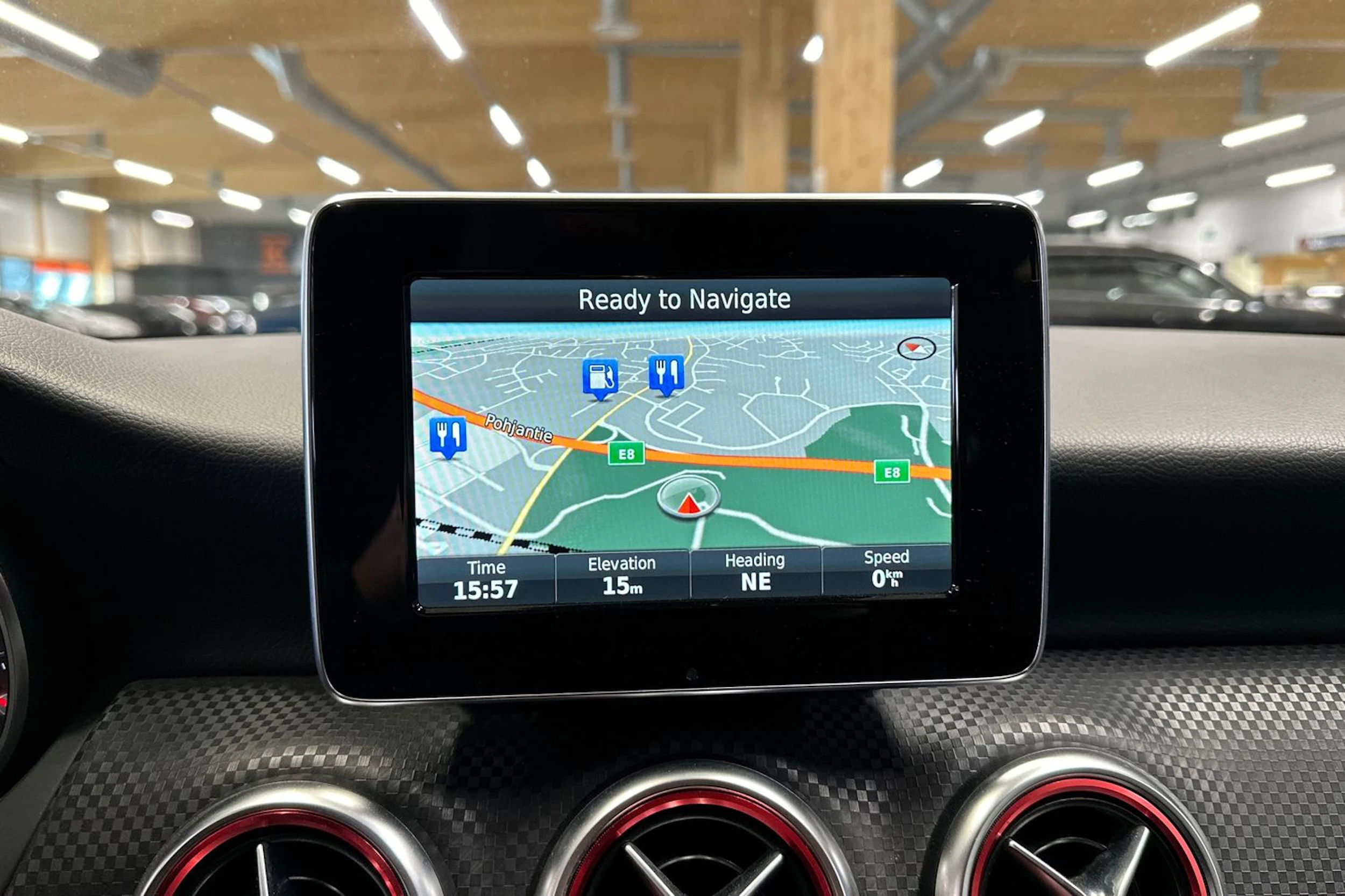 valkoinen Mercedes-Benz A 2016 kuva 14.