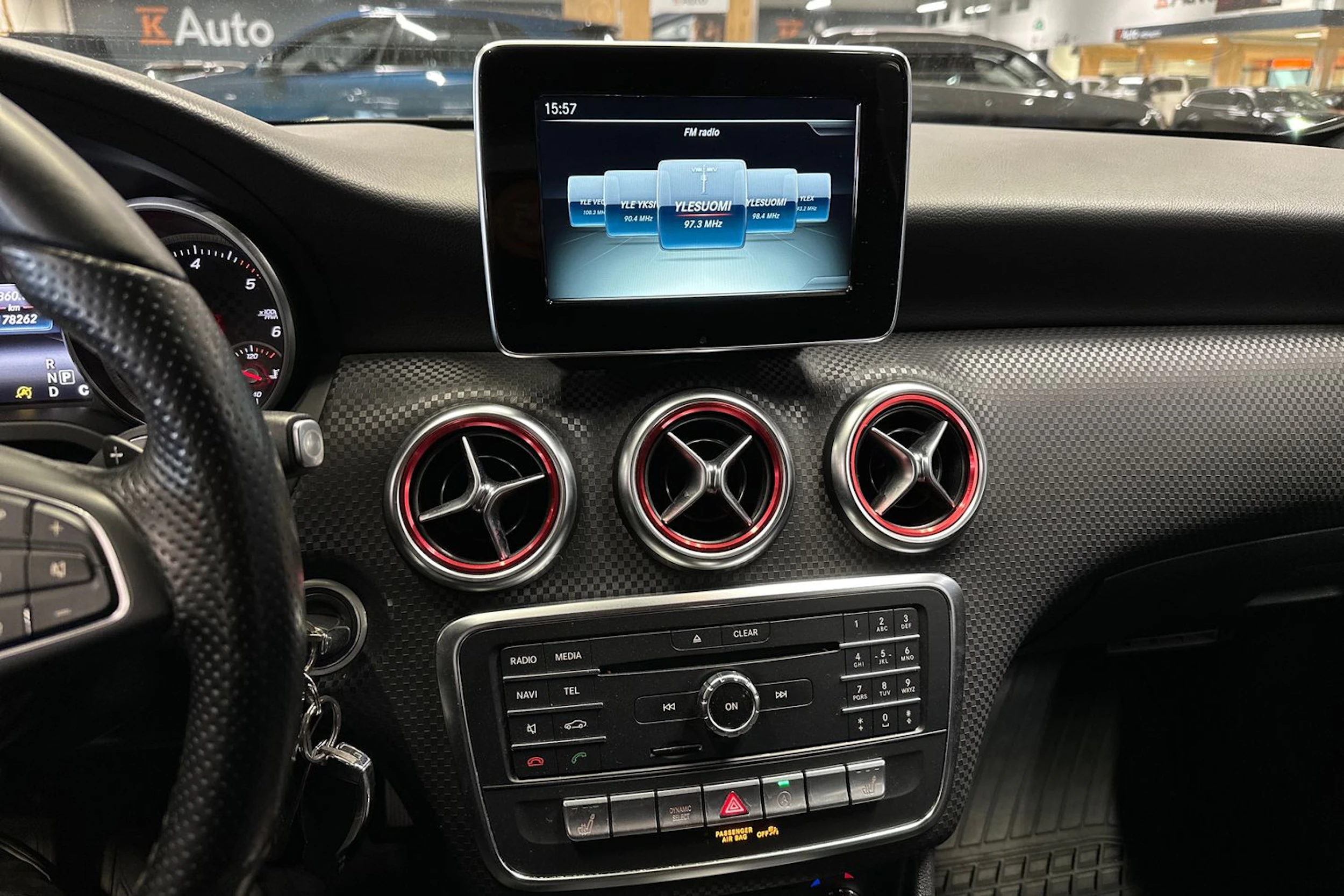 valkoinen Mercedes-Benz A 2016 kuva 15.