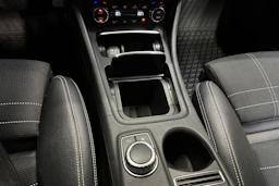 valkoinen Mercedes-Benz A 2016 kuva 17.