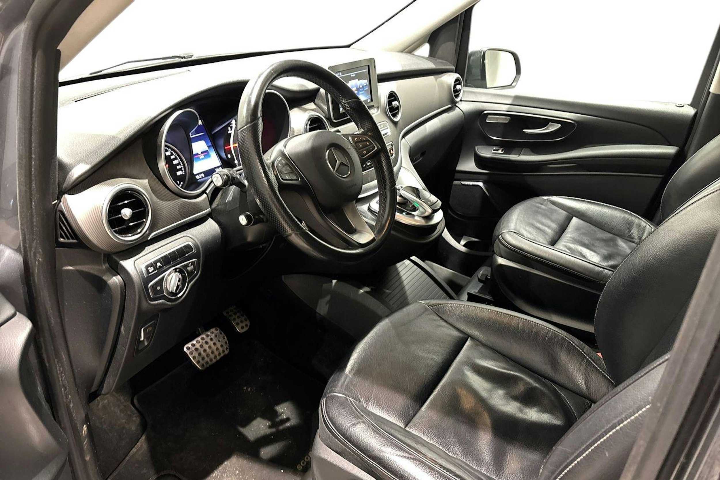 harmaa Mercedes-Benz V 2016 kuva 6.