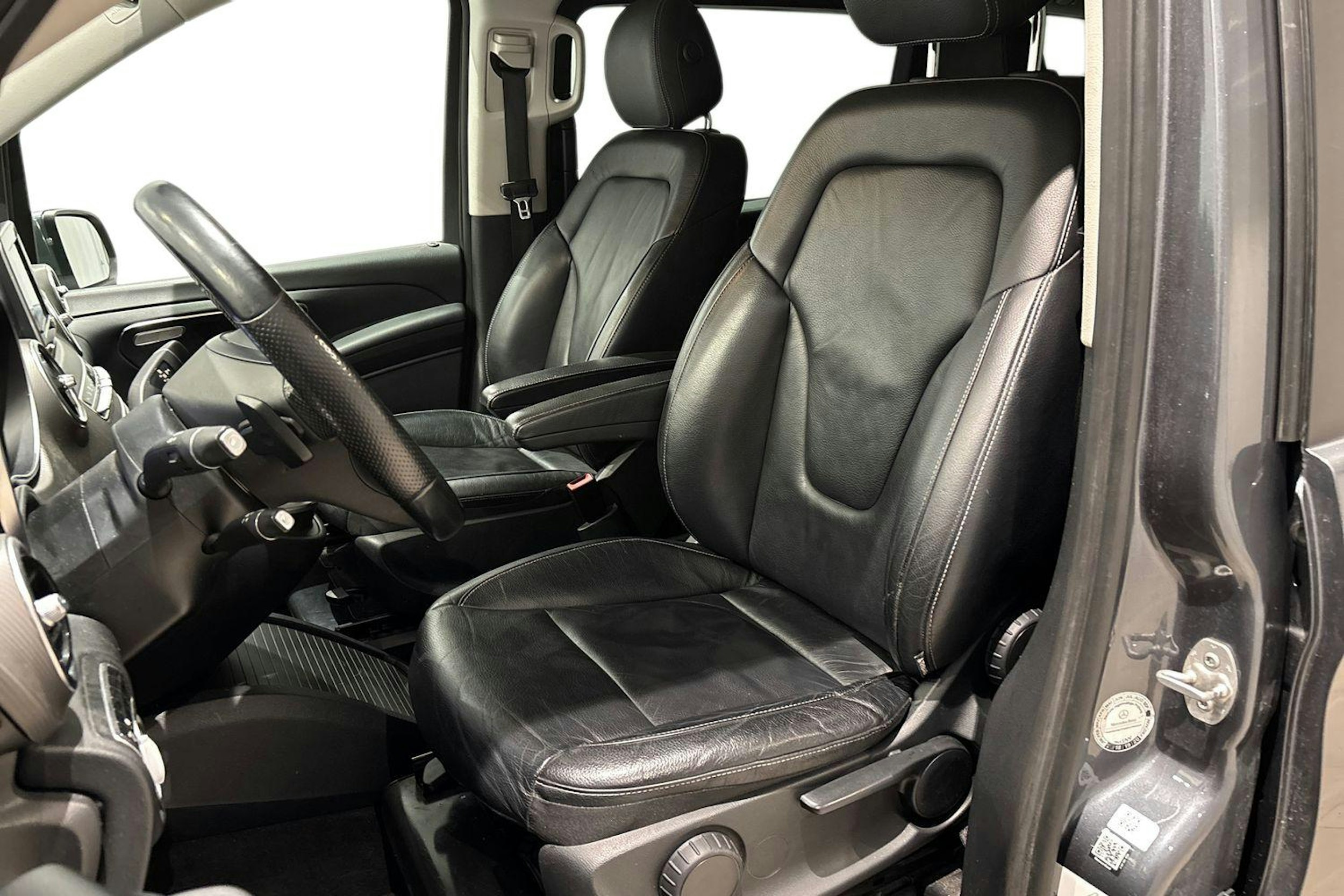 harmaa Mercedes-Benz V 2016 kuva 8.