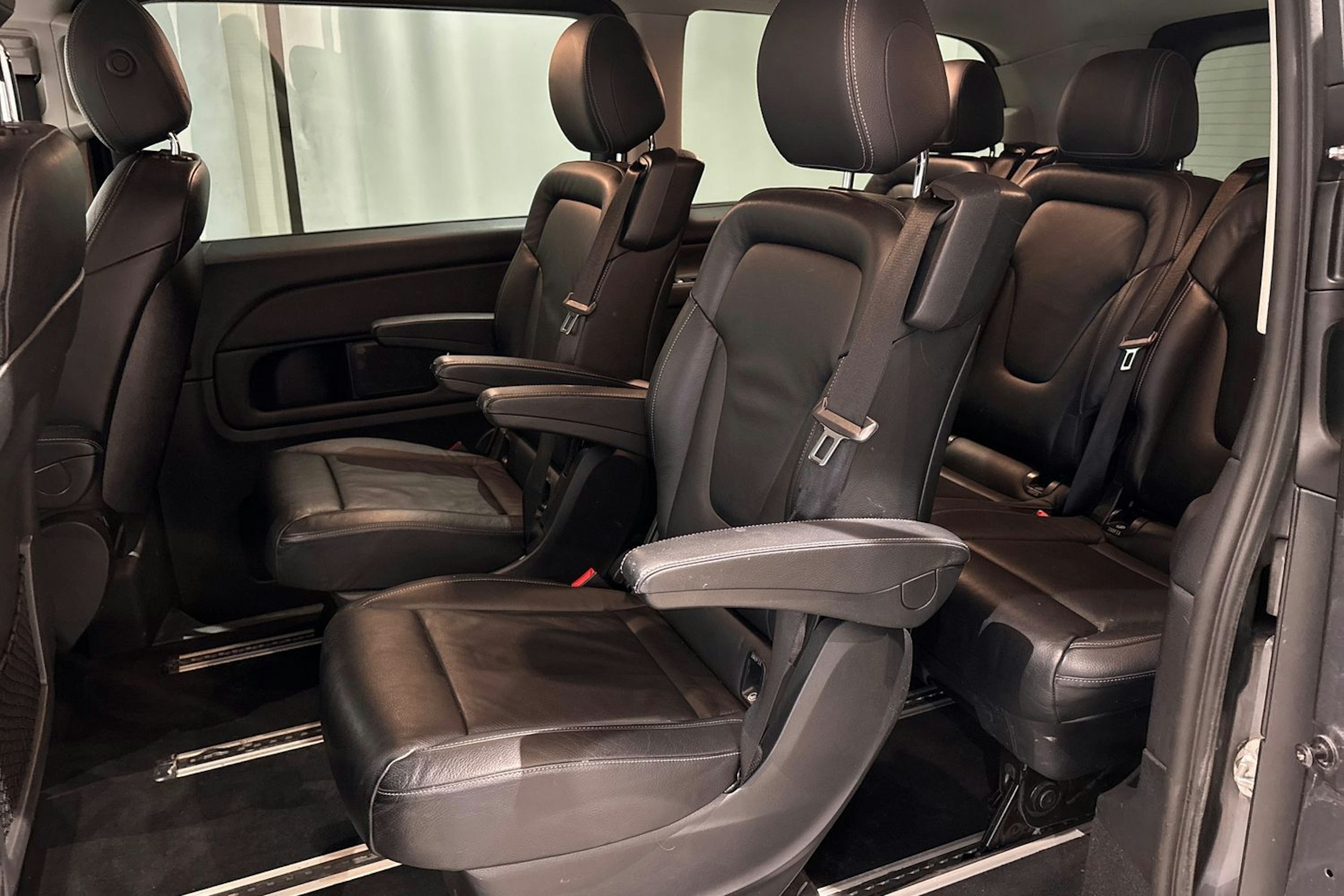 harmaa Mercedes-Benz V 2016 kuva 11.