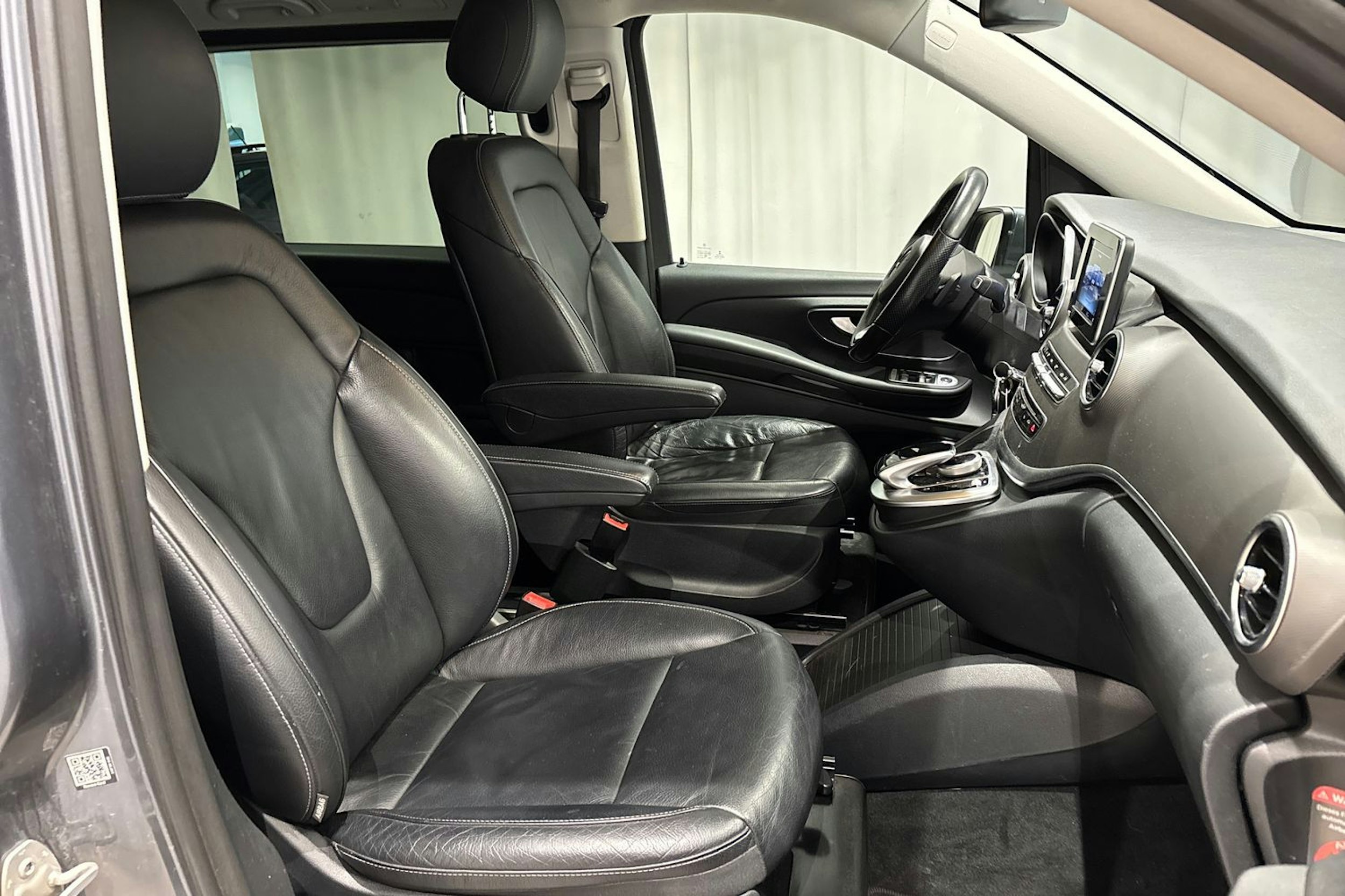 harmaa Mercedes-Benz V 2016 kuva 16.