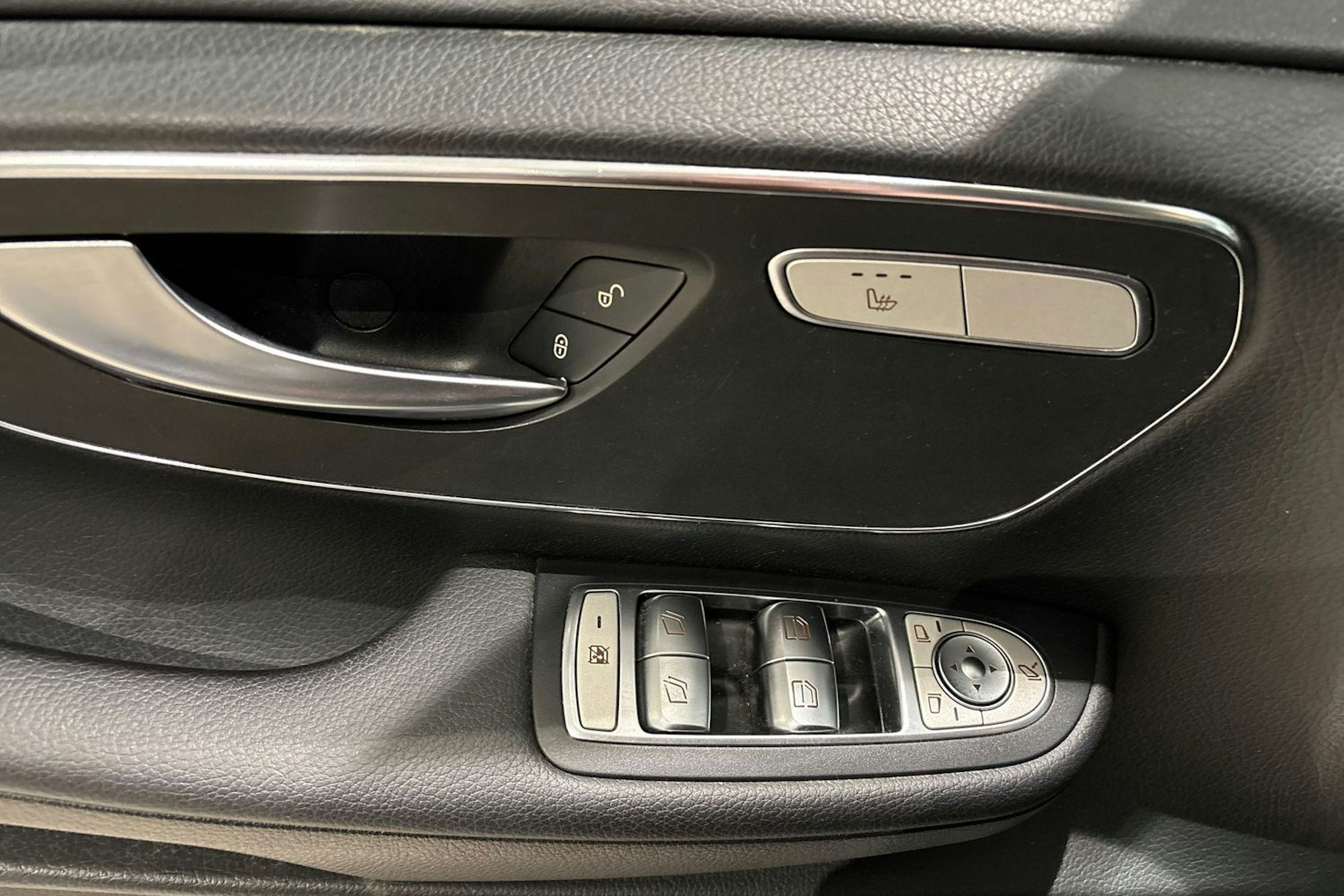 harmaa Mercedes-Benz V 2016 kuva 18.