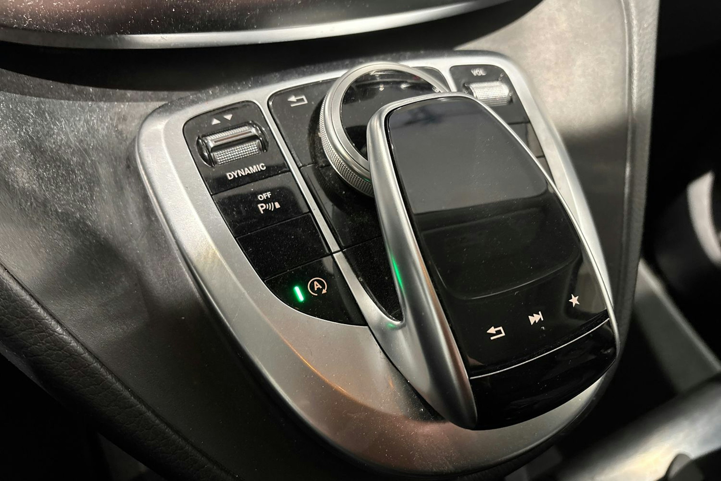 harmaa Mercedes-Benz V 2016 kuva 27.