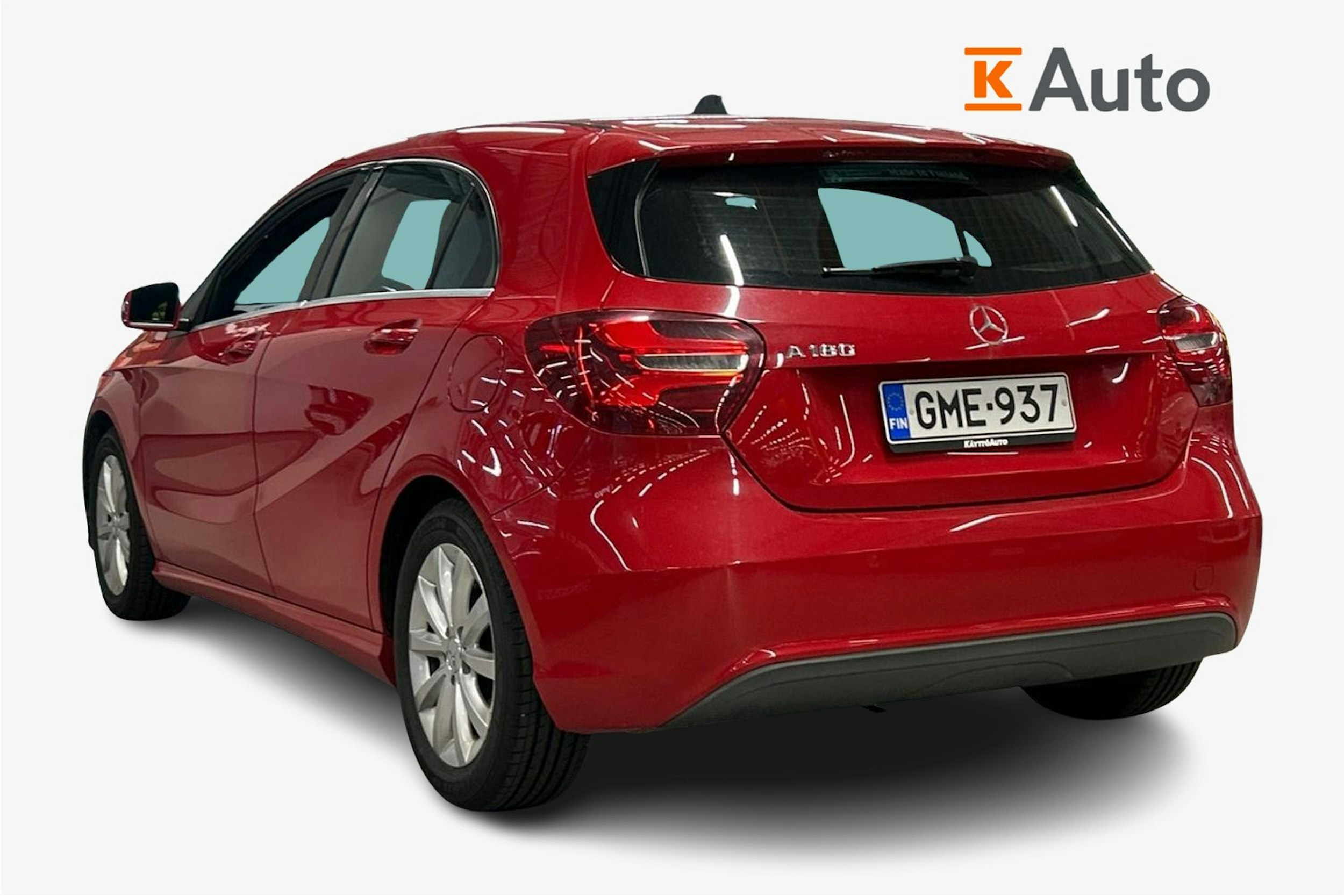punainen Mercedes-Benz A 2016 kuva 2.