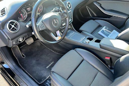 Musta Mercedes-Benz A 2016 kuva 3.