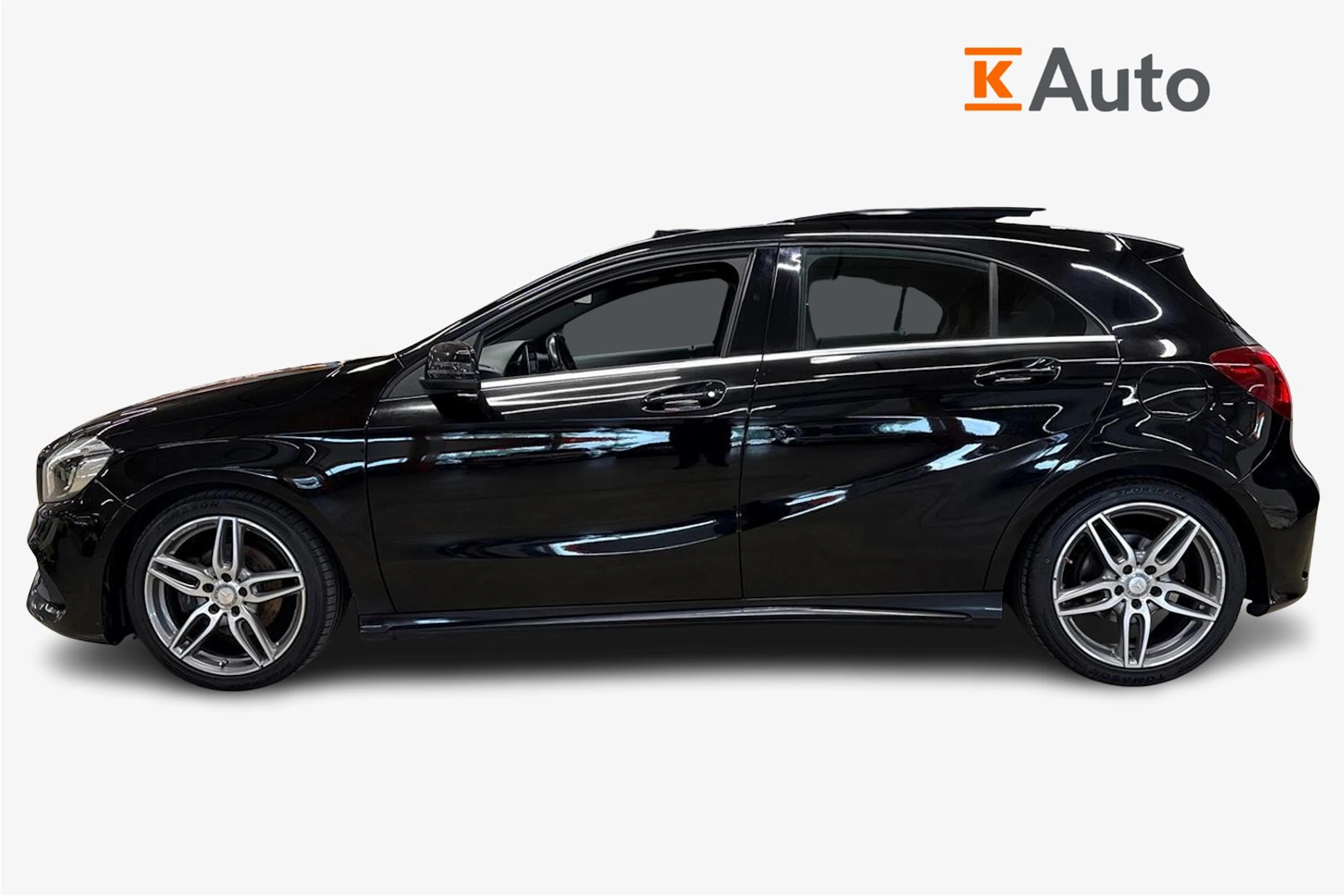 musta Mercedes-Benz A 2016 kuva 5.