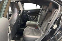musta Mercedes-Benz A 2016 kuva 8.