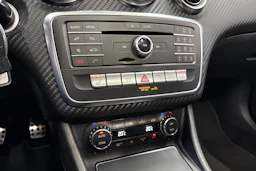 musta Mercedes-Benz A 2016 kuva 19.