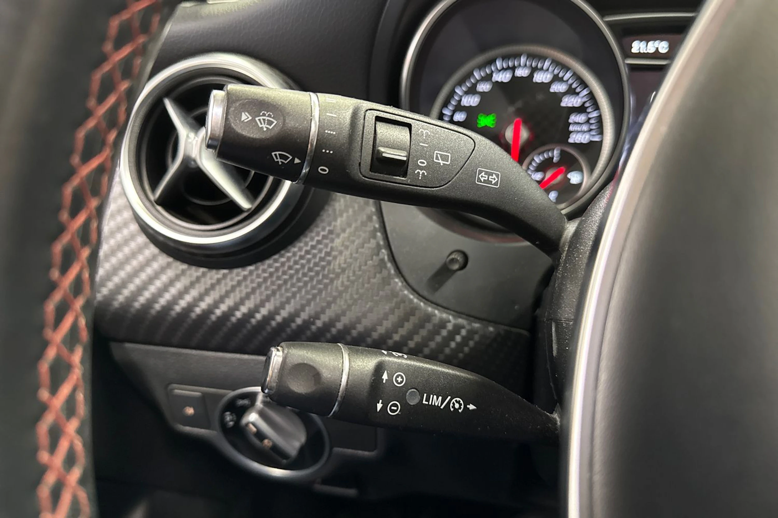 musta Mercedes-Benz A 2016 kuva 20.