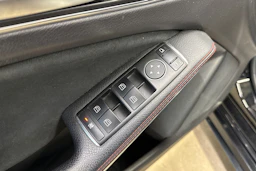 musta Mercedes-Benz A 2016 kuva 25.