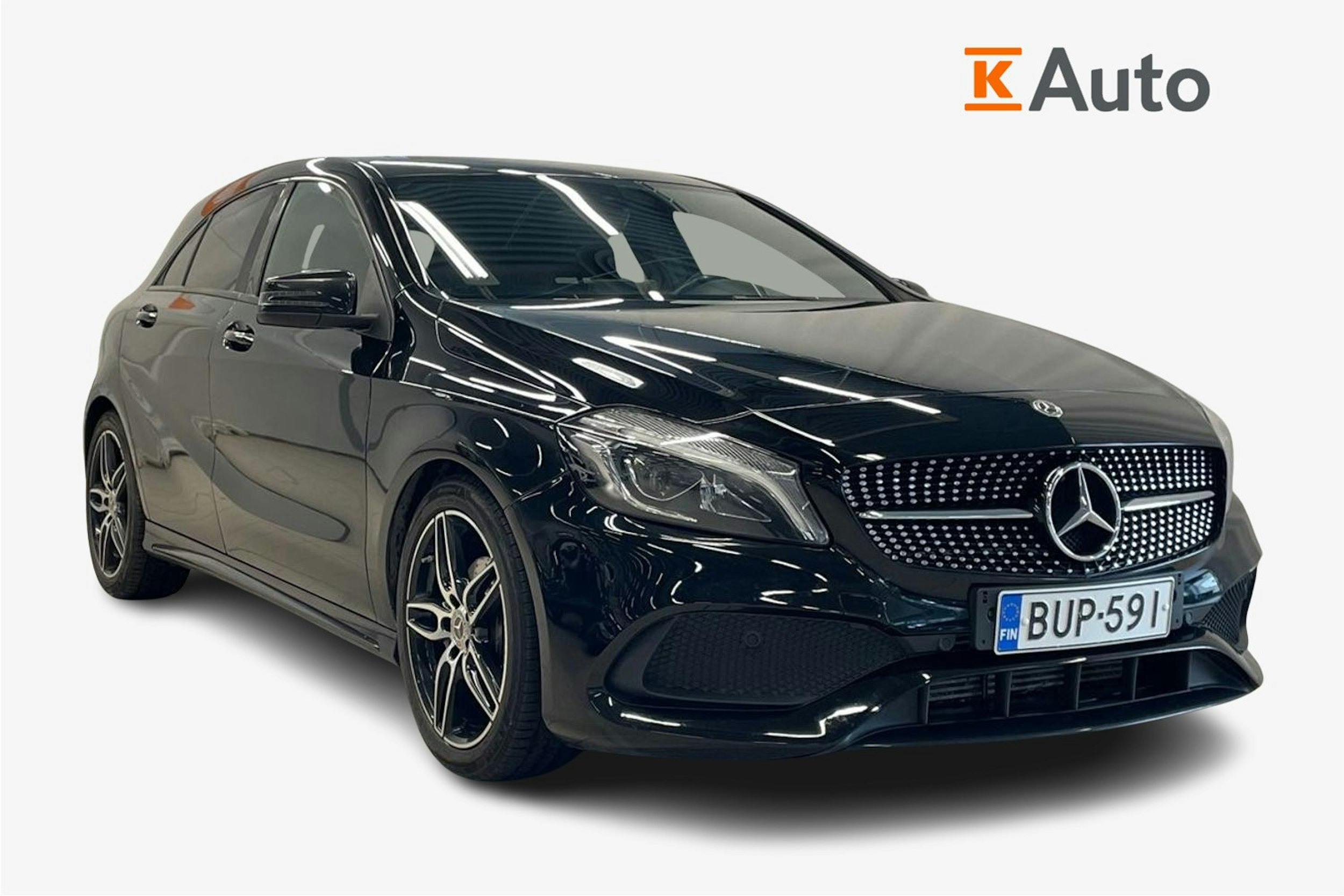 Musta Mercedes-Benz A 2017 kuva 1.