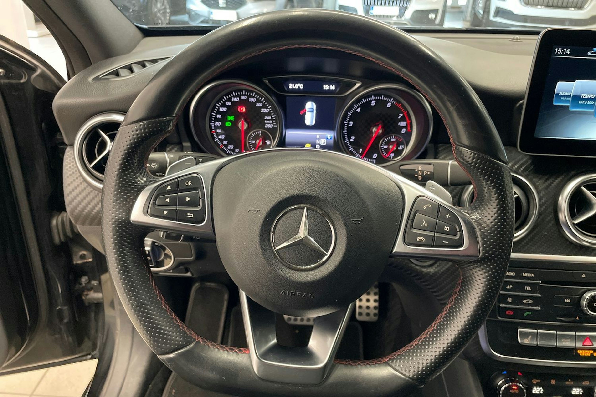 Musta Mercedes-Benz A 2017 kuva 14.
