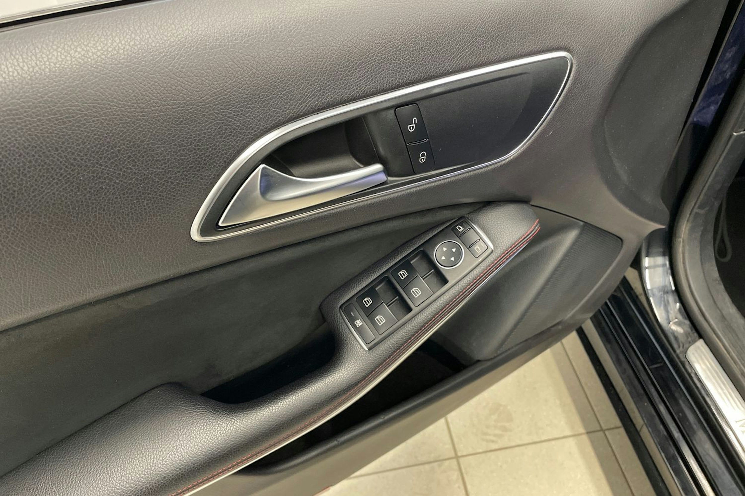Musta Mercedes-Benz A 2017 kuva 20.
