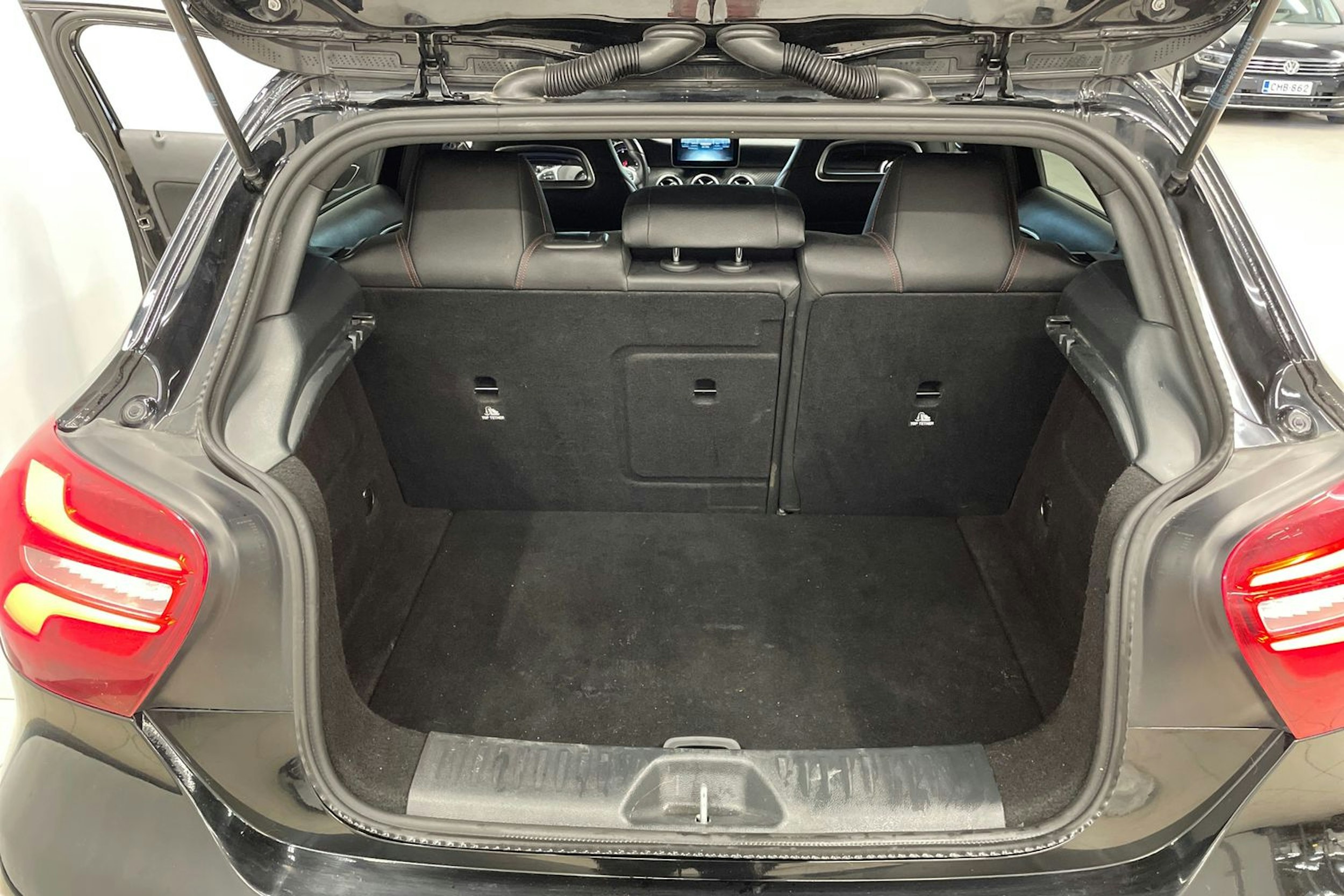 Musta Mercedes-Benz A 2017 kuva 22.