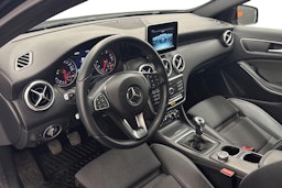 musta Mercedes-Benz A 2017 kuva 7.