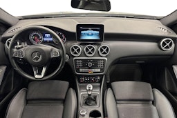 musta Mercedes-Benz A 2017 kuva 9.