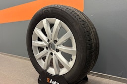 musta Mercedes-Benz A 2017 kuva 13.