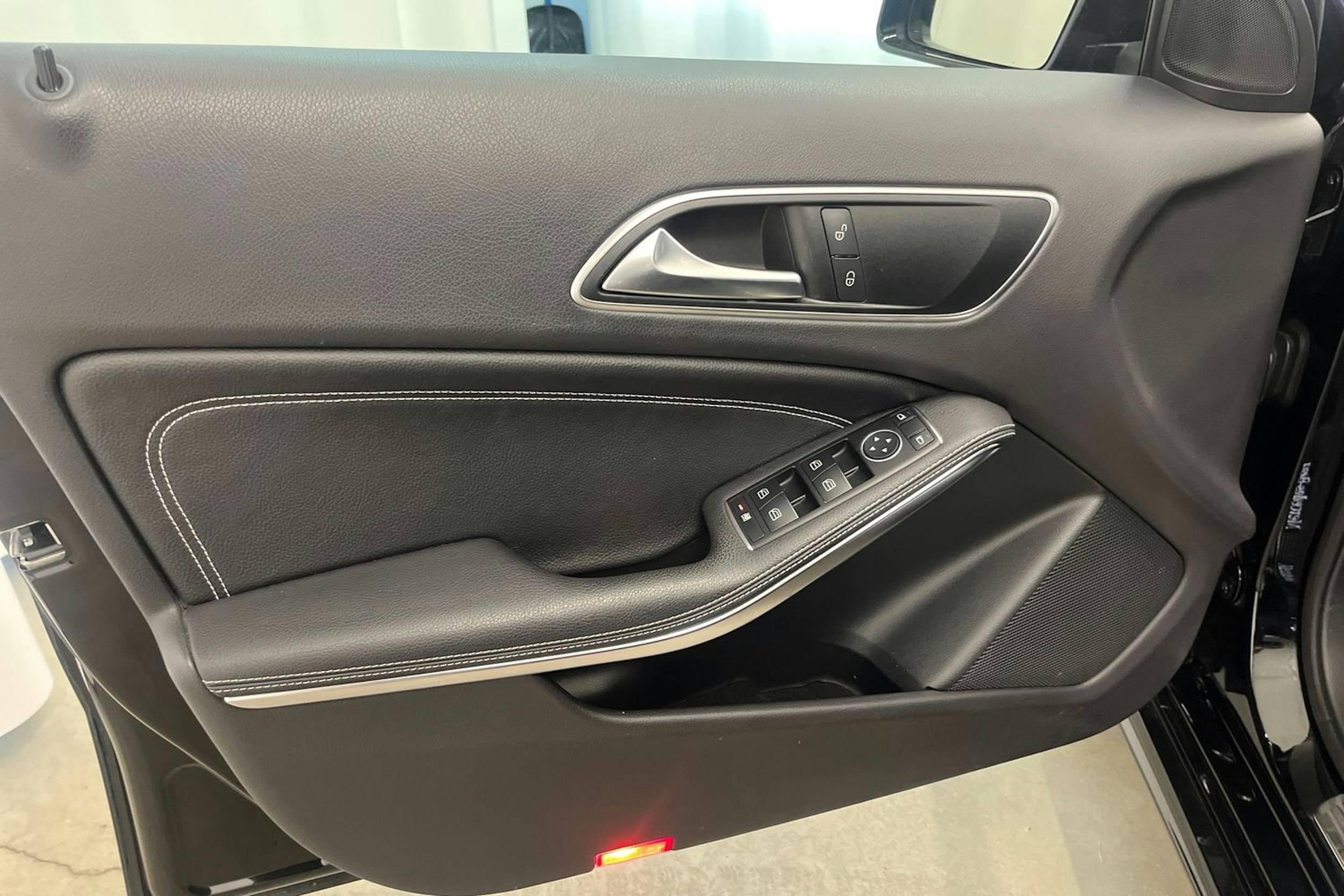 Musta Mercedes-Benz A 2017 kuva 14.