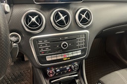 Musta Mercedes-Benz A 2017 kuva 19.