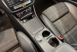 Musta Mercedes-Benz A 2017 kuva 20.