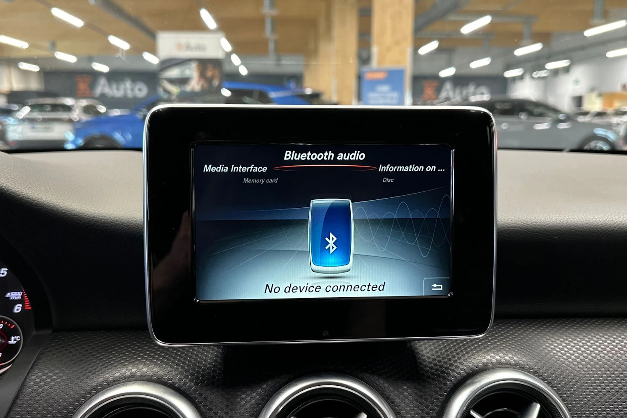 musta Mercedes-Benz A 2017 kuva 17.